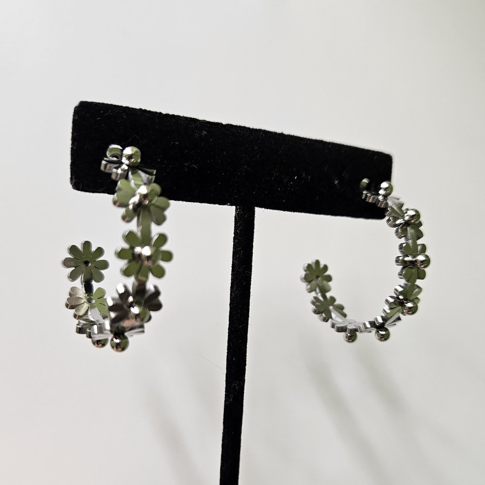 Daisy Hoop Earrings Titanium Steel - Picture 4 of 10